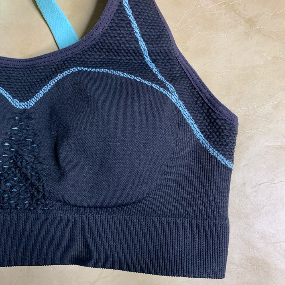 Berlei Sports Bra - Picture 4 of 14